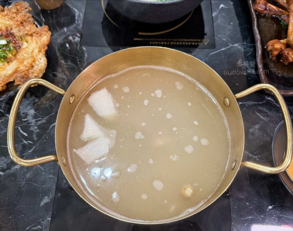 鵝与鍋虎尾總店 | 雲林虎尾鵝肉火鍋,招牌鵝白湯清香鮮甜、Q嫩鵝肉片、六宮格鮮蔬盤,多樣招牌必點小菜、主食 @果果愛Fruitlove 鵝与鍋虎尾總店 | 雲林虎尾鵝肉火鍋,招牌鵝白湯清香鮮甜、Q嫩鵝肉片、六宮格鮮蔬盤,多樣招牌必點小菜、主食 @果果愛Fruitlove