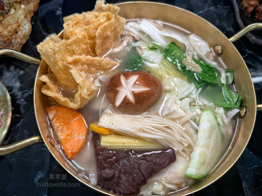 鵝与鍋虎尾總店 | 雲林虎尾鵝肉火鍋,招牌鵝白湯清香鮮甜、Q嫩鵝肉片、六宮格鮮蔬盤,多樣招牌必點小菜、主食 @果果愛Fruitlove 鵝与鍋虎尾總店 | 雲林虎尾鵝肉火鍋,招牌鵝白湯清香鮮甜、Q嫩鵝肉片、六宮格鮮蔬盤,多樣招牌必點小菜、主食 @果果愛Fruitlove