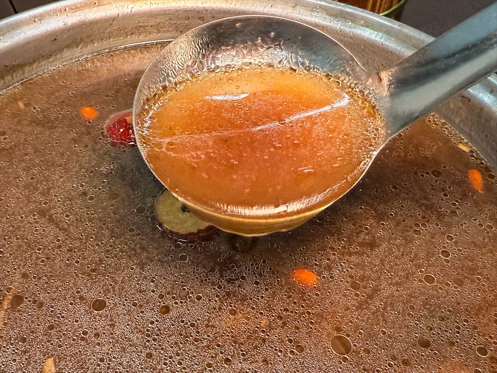 東港祿活海鮮 | 台中南區海鮮熱炒餐廳，活泰國蝦、招牌燒酒蝦、老菜脯雞湯，白飯免費吃到飽，聚餐小酌好地方 @果果愛Fruitlove