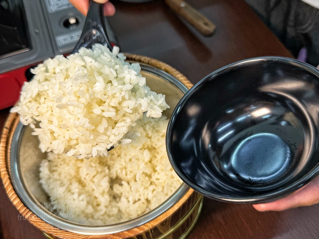 東港祿活海鮮 | 台中南區海鮮熱炒餐廳，活泰國蝦、招牌燒酒蝦、老菜脯雞湯，白飯免費吃到飽，聚餐小酌好地方 @果果愛Fruitlove