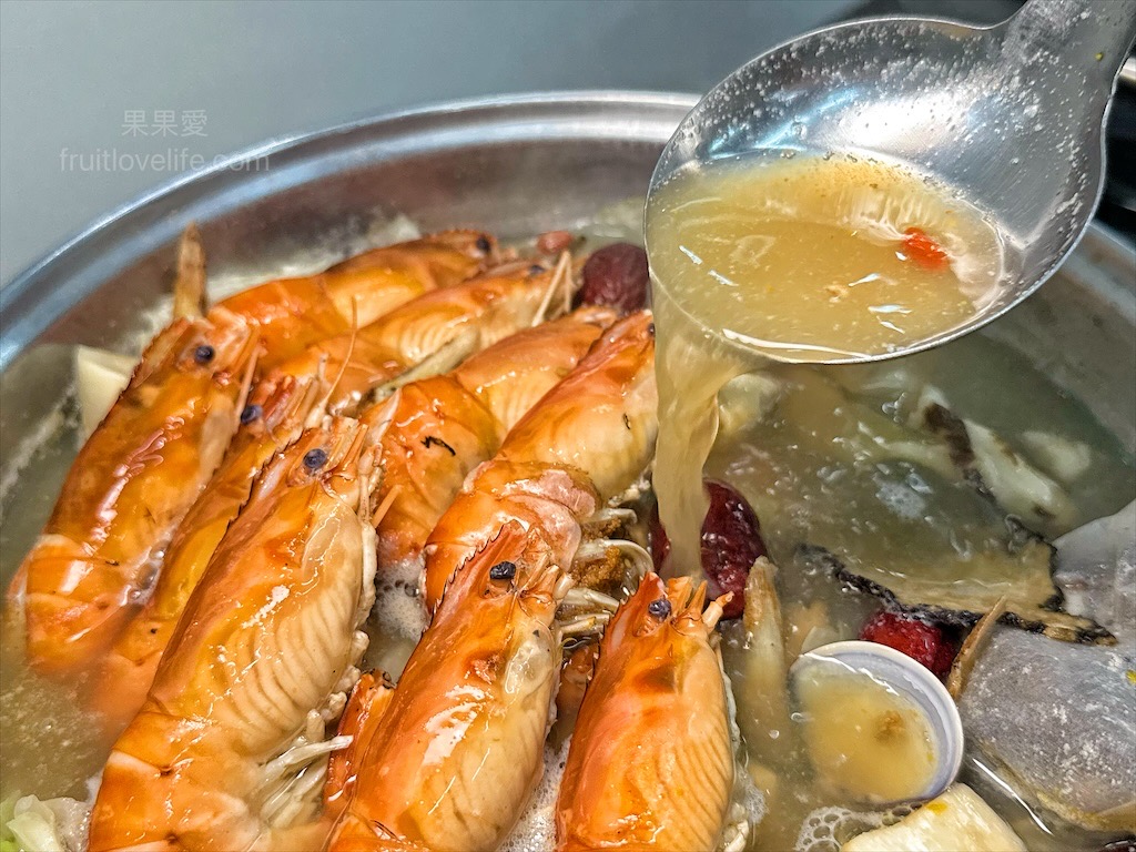 東港祿活海鮮 | 台中南區海鮮熱炒餐廳，活泰國蝦、招牌燒酒蝦、老菜脯雞湯，白飯免費吃到飽，聚餐小酌好地方 @果果愛Fruitlove