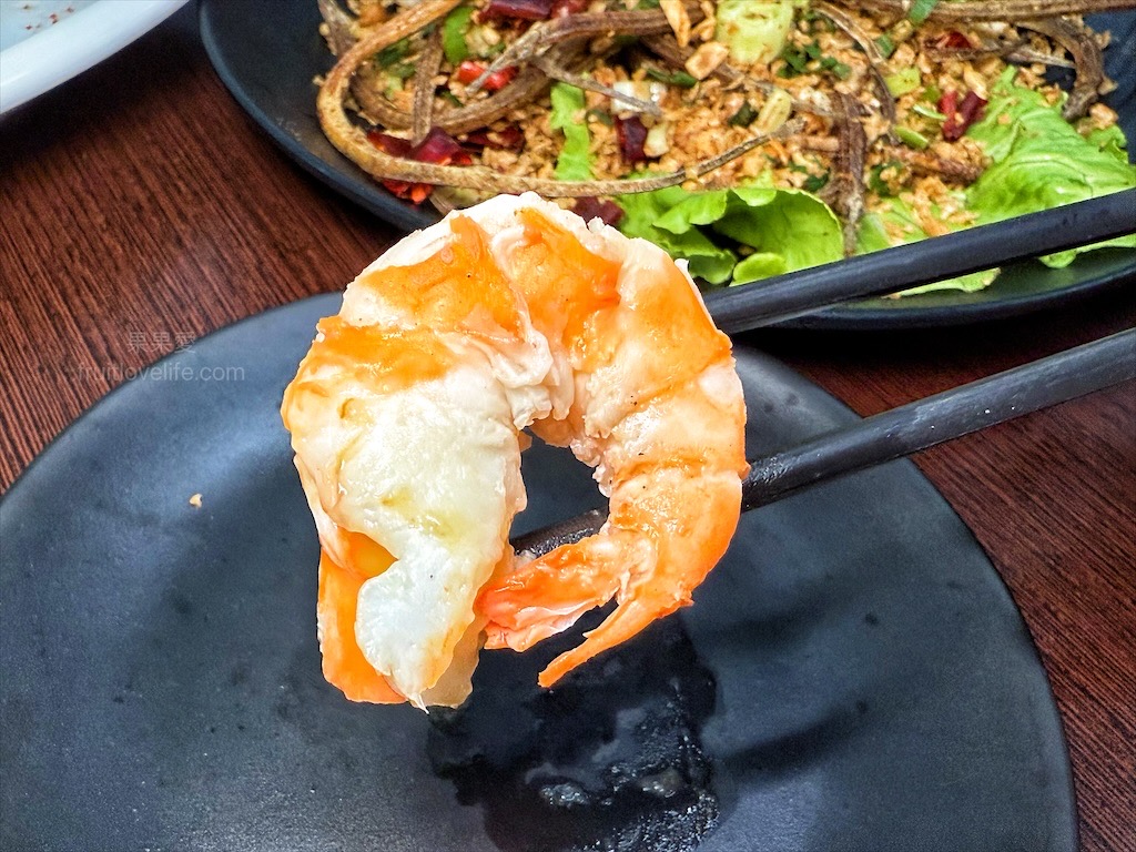 東港祿活海鮮 | 台中南區海鮮熱炒餐廳，活泰國蝦、招牌燒酒蝦、老菜脯雞湯，白飯免費吃到飽，聚餐小酌好地方 @果果愛Fruitlove