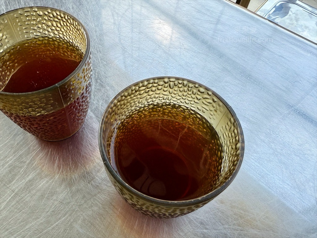 五吉雞腿王 | 台中南區便當，一碗滷肉飯不夠，免費再加一碗，鹹酥雞、炸大雞腿、自製朝天椒菜脯都很推薦 @果果愛Fruitlove