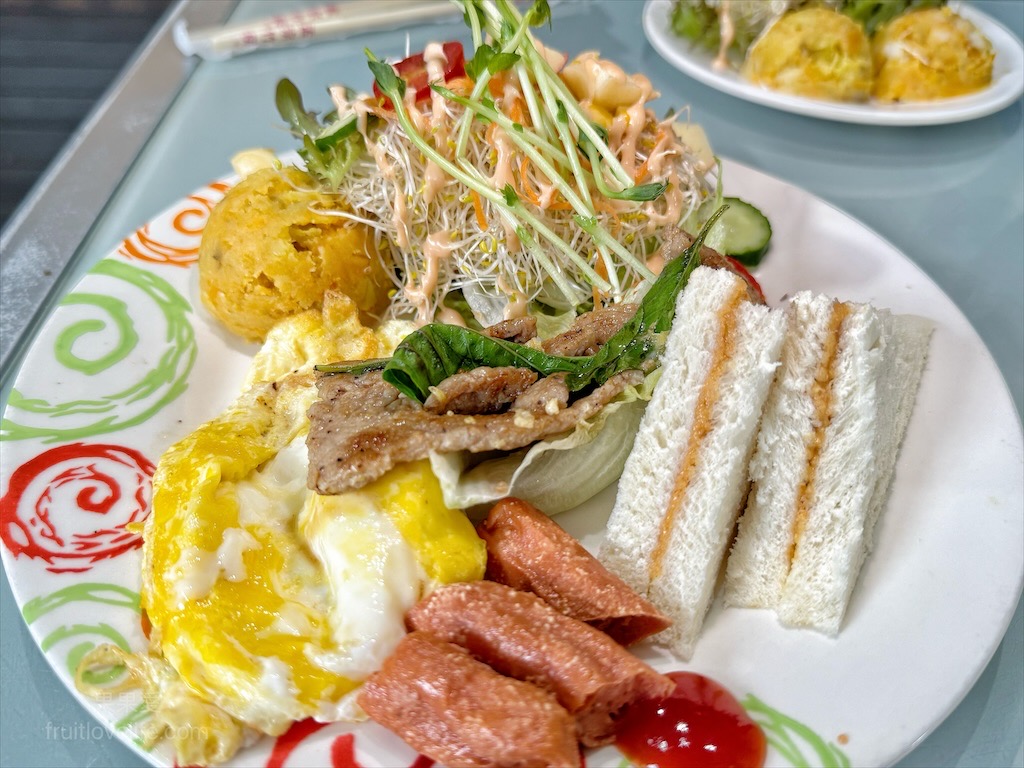 貝唯茲晨食館 | 台中南區早午餐，很低調的一間早午餐店，輕食組合餐系列很推薦，闆娘態度很親切 @果果愛Fruitlove