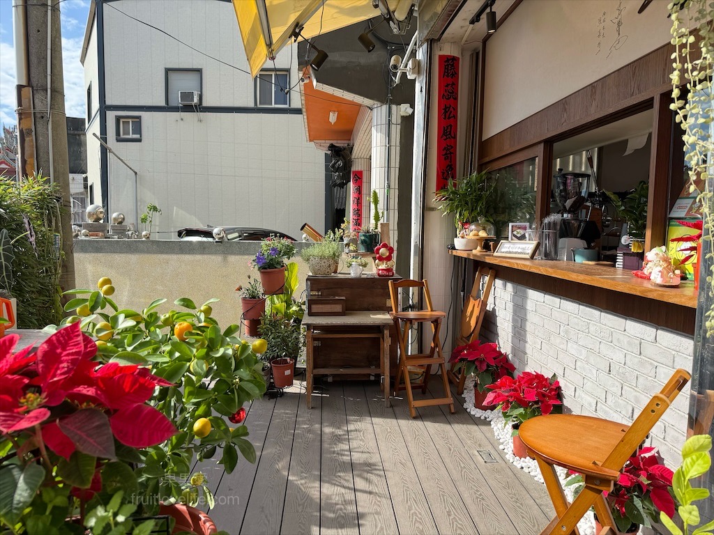 王藤咖啡 | 苗栗通霄白沙屯寵物友善咖啡廳,漂浮冰咖啡醒獅、祥龍相當吸睛,還有以勇字拉花來結合白沙屯 @果果愛Fruitlove 王藤咖啡 | 苗栗通霄白沙屯寵物友善咖啡廳,漂浮冰咖啡醒獅、祥龍相當吸睛,還有以勇字拉花來結合白沙屯 @果果愛Fruitlove