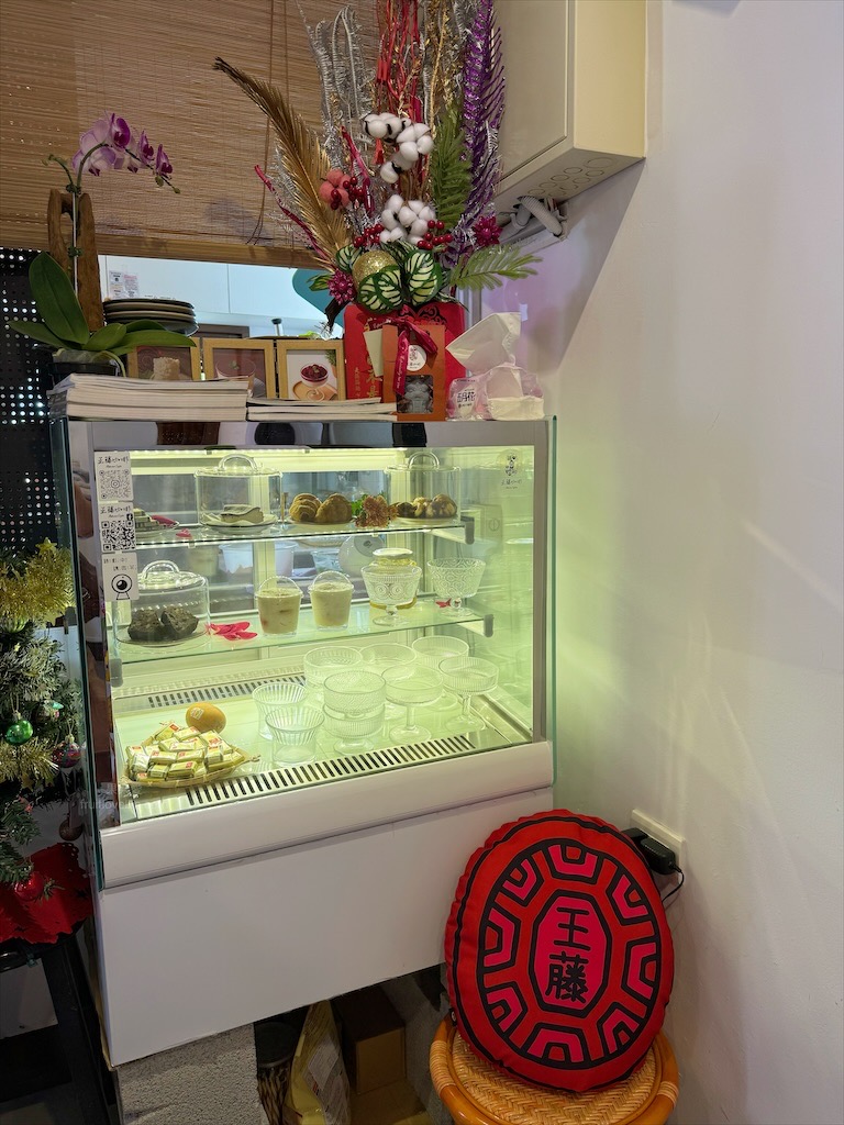 王藤咖啡 | 苗栗通霄白沙屯寵物友善咖啡廳，漂浮冰咖啡醒獅、祥龍相當吸睛，還有以勇字拉花來結合白沙屯 @果果愛Fruitlove