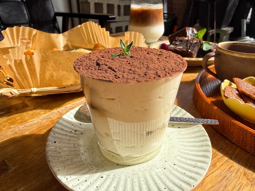 王藤咖啡 | 苗栗通霄白沙屯寵物友善咖啡廳,漂浮冰咖啡醒獅、祥龍相當吸睛,還有以勇字拉花來結合白沙屯 @果果愛Fruitlove 王藤咖啡 | 苗栗通霄白沙屯寵物友善咖啡廳,漂浮冰咖啡醒獅、祥龍相當吸睛,還有以勇字拉花來結合白沙屯 @果果愛Fruitlove