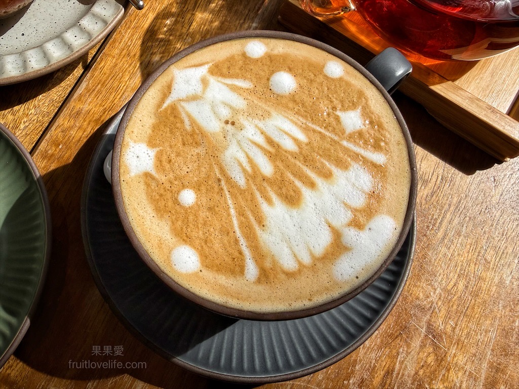 王藤咖啡 | 苗栗通霄白沙屯寵物友善咖啡廳,漂浮冰咖啡醒獅、祥龍相當吸睛,還有以勇字拉花來結合白沙屯 @果果愛Fruitlove 王藤咖啡 | 苗栗通霄白沙屯寵物友善咖啡廳,漂浮冰咖啡醒獅、祥龍相當吸睛,還有以勇字拉花來結合白沙屯 @果果愛Fruitlove