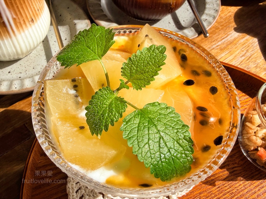 王藤咖啡 | 苗栗通霄白沙屯寵物友善咖啡廳，漂浮冰咖啡醒獅、祥龍相當吸睛，還有以勇字拉花來結合白沙屯 @果果愛Fruitlove