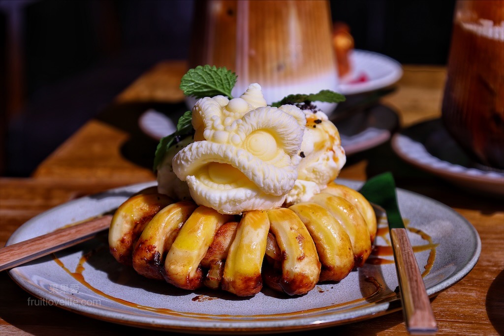 王藤咖啡 | 苗栗通霄白沙屯寵物友善咖啡廳,漂浮冰咖啡醒獅、祥龍相當吸睛,還有以勇字拉花來結合白沙屯 @果果愛Fruitlove 王藤咖啡 | 苗栗通霄白沙屯寵物友善咖啡廳,漂浮冰咖啡醒獅、祥龍相當吸睛,還有以勇字拉花來結合白沙屯 @果果愛Fruitlove