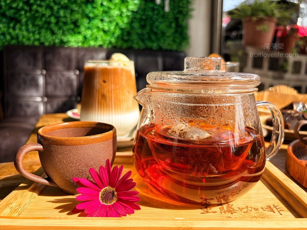 王藤咖啡 | 苗栗通霄白沙屯寵物友善咖啡廳,漂浮冰咖啡醒獅、祥龍相當吸睛,還有以勇字拉花來結合白沙屯 @果果愛Fruitlove 王藤咖啡 | 苗栗通霄白沙屯寵物友善咖啡廳,漂浮冰咖啡醒獅、祥龍相當吸睛,還有以勇字拉花來結合白沙屯 @果果愛Fruitlove