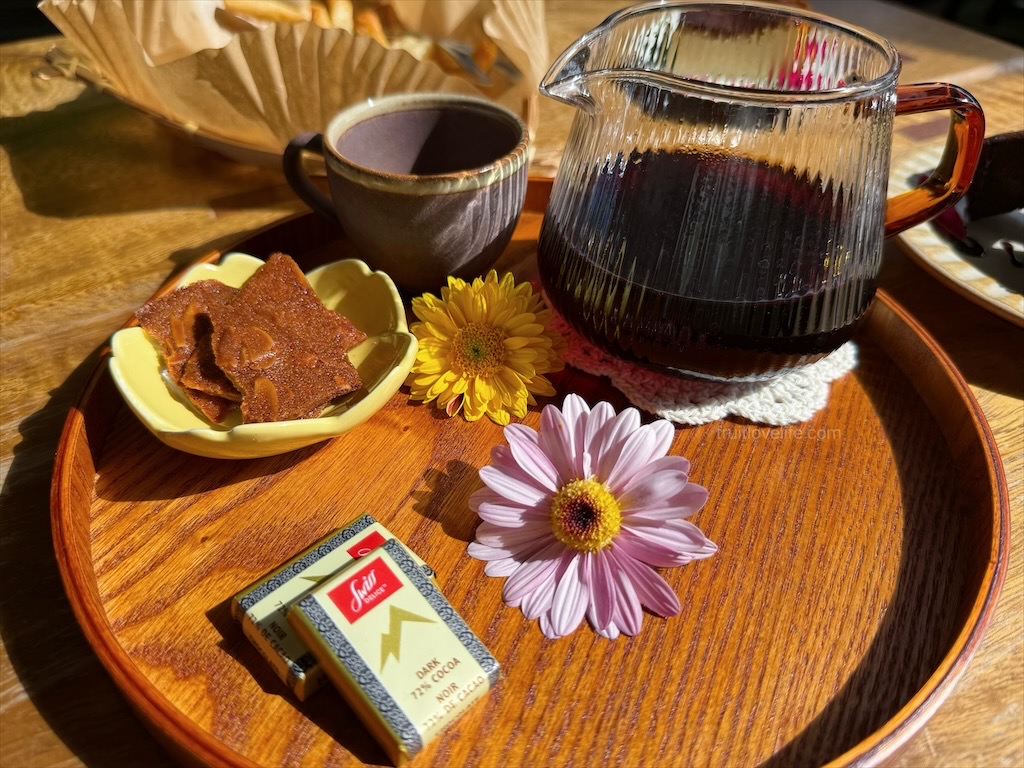 王藤咖啡 | 苗栗通霄白沙屯寵物友善咖啡廳,漂浮冰咖啡醒獅、祥龍相當吸睛,還有以勇字拉花來結合白沙屯 @果果愛Fruitlove 王藤咖啡 | 苗栗通霄白沙屯寵物友善咖啡廳,漂浮冰咖啡醒獅、祥龍相當吸睛,還有以勇字拉花來結合白沙屯 @果果愛Fruitlove