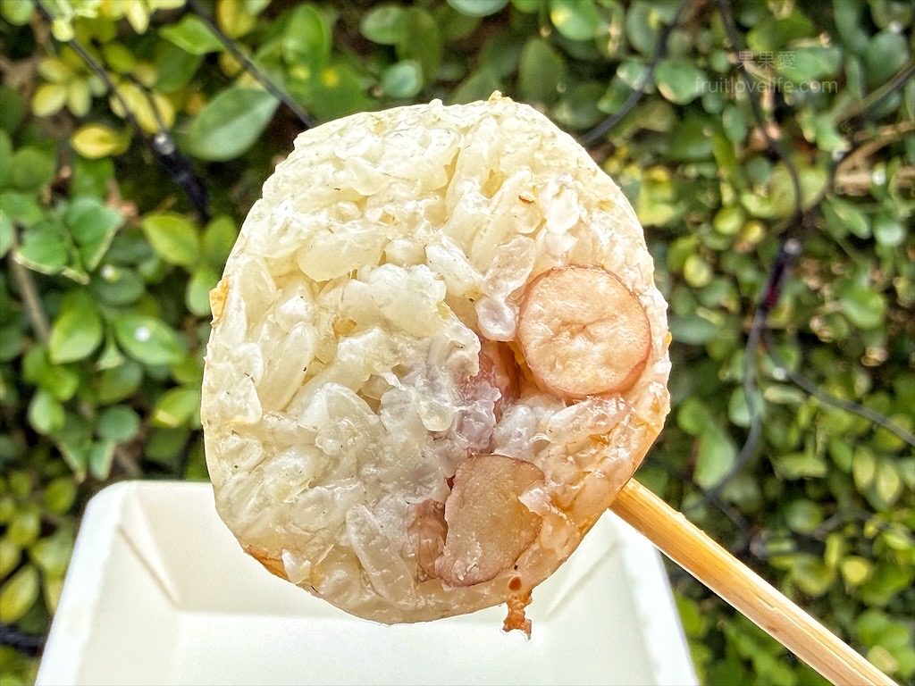 二姐杏包菇香腸 | 台中北屯烤香腸，大坑周末限定美食，有炭香味的麻辣香腸、花生糯米腸 @果果愛Fruitlove