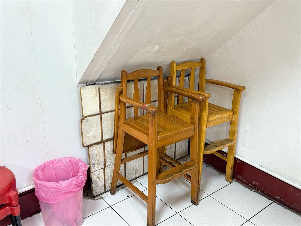 大里薑母鴨 | 台中大里薑母鴨推薦，湯頭清甜爽口，薑味有香氣，現炒鴨肉質鮮嫩不柴，寵物友善 @果果愛Fruitlove