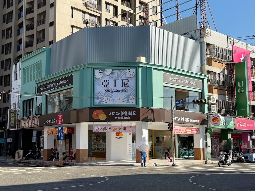 胖加烘焙-大里中興店 | 台中大里麵包蛋糕咖啡廳，當日現做新鮮烘焙，品項豐富，服務親切溫暖，不只賣麵包還有賣咖啡 @果果愛Fruitlove