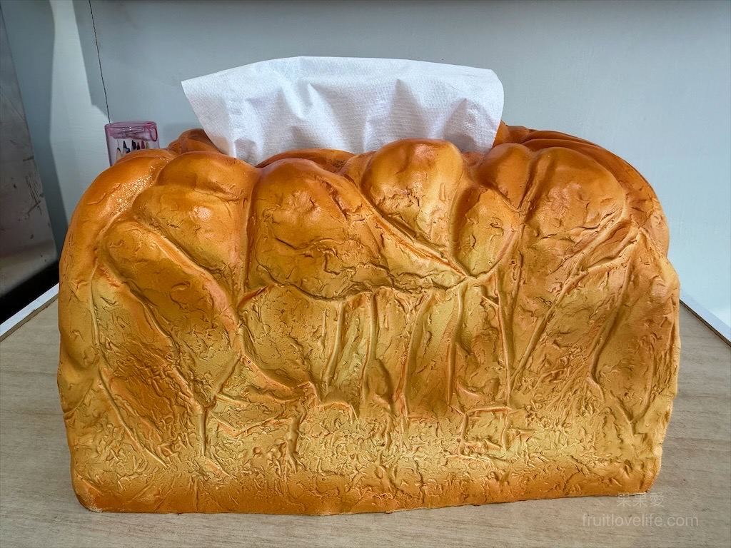 胖加烘焙-大里中興店 | 台中大里麵包蛋糕咖啡廳，當日現做新鮮烘焙，品項豐富，服務親切溫暖，不只賣麵包還有賣咖啡 @果果愛Fruitlove