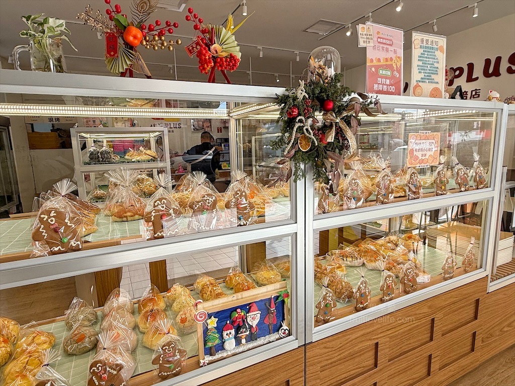 胖加烘焙-大里中興店 | 台中大里麵包蛋糕咖啡廳，當日現做新鮮烘焙，品項豐富，服務親切溫暖，不只賣麵包還有賣咖啡 @果果愛Fruitlove