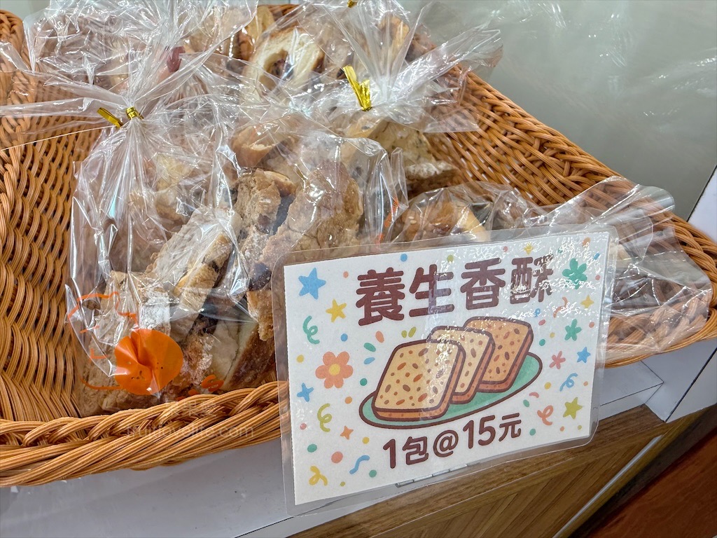 胖加烘焙-大里中興店 | 台中大里麵包蛋糕咖啡廳，當日現做新鮮烘焙，品項豐富，服務親切溫暖，不只賣麵包還有賣咖啡 @果果愛Fruitlove