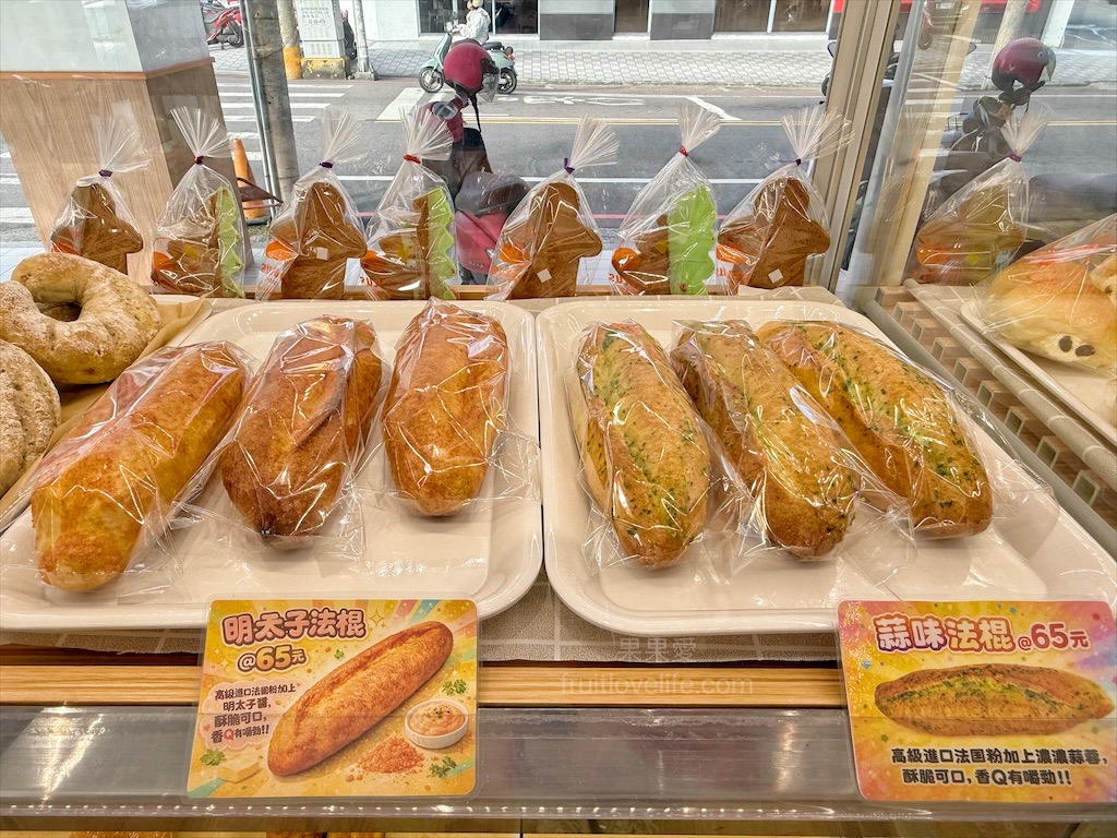 胖加烘焙-大里中興店 | 台中大里麵包蛋糕咖啡廳，當日現做新鮮烘焙，品項豐富，服務親切溫暖，不只賣麵包還有賣咖啡 @果果愛Fruitlove