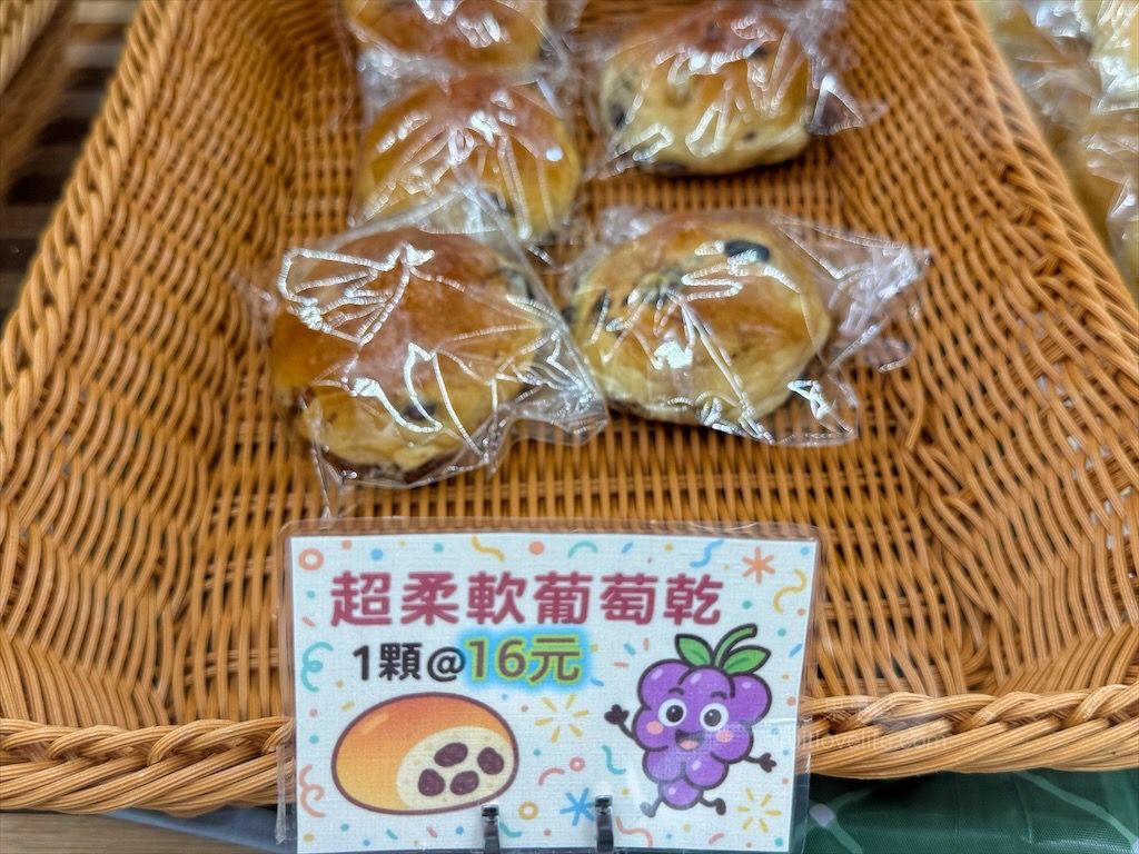 胖加烘焙-大里中興店 | 台中大里麵包蛋糕咖啡廳，當日現做新鮮烘焙，品項豐富，服務親切溫暖，不只賣麵包還有賣咖啡 @果果愛Fruitlove