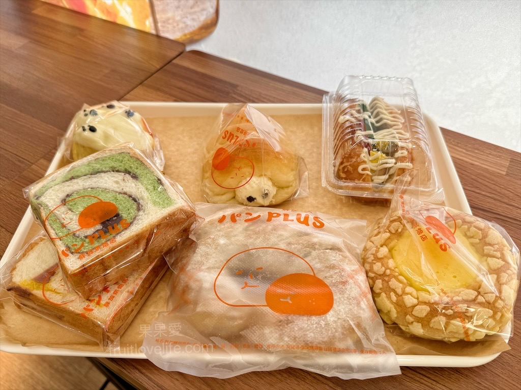 胖加烘焙-大里中興店 | 台中大里麵包蛋糕咖啡廳，當日現做新鮮烘焙，品項豐富，服務親切溫暖，不只賣麵包還有賣咖啡 @果果愛Fruitlove