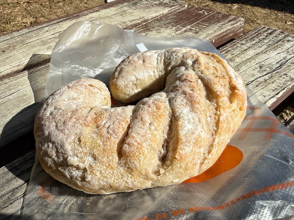 胖加烘焙-大里中興店 | 台中大里麵包蛋糕咖啡廳，當日現做新鮮烘焙，品項豐富，服務親切溫暖，不只賣麵包還有賣咖啡 @果果愛Fruitlove