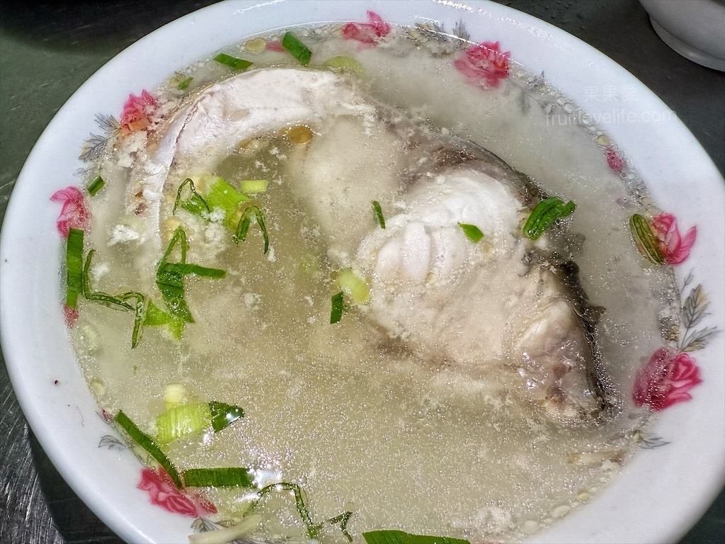 北港草魚本舖|雲林北港早午餐，朝天宮附近的美食小吃，筍絲魯肉飯+草魚湯是推薦的組合 @果果愛Fruitlove