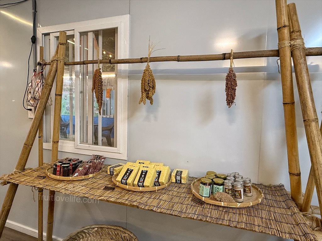 高地人莊園總店|南投咖啡廳，139縣道上的部落咖啡廳，品嚐原民風味餐與阿里山薊特色餐點，寵物友善、不限時Chill空間 @果果愛Fruitlove