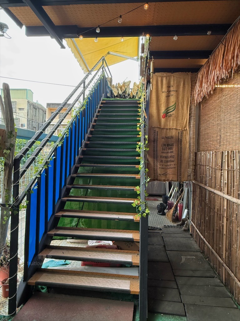 高地人莊園總店|南投咖啡廳，139縣道上的部落咖啡廳，品嚐原民風味餐與阿里山薊特色餐點，寵物友善、不限時Chill空間 @果果愛Fruitlove