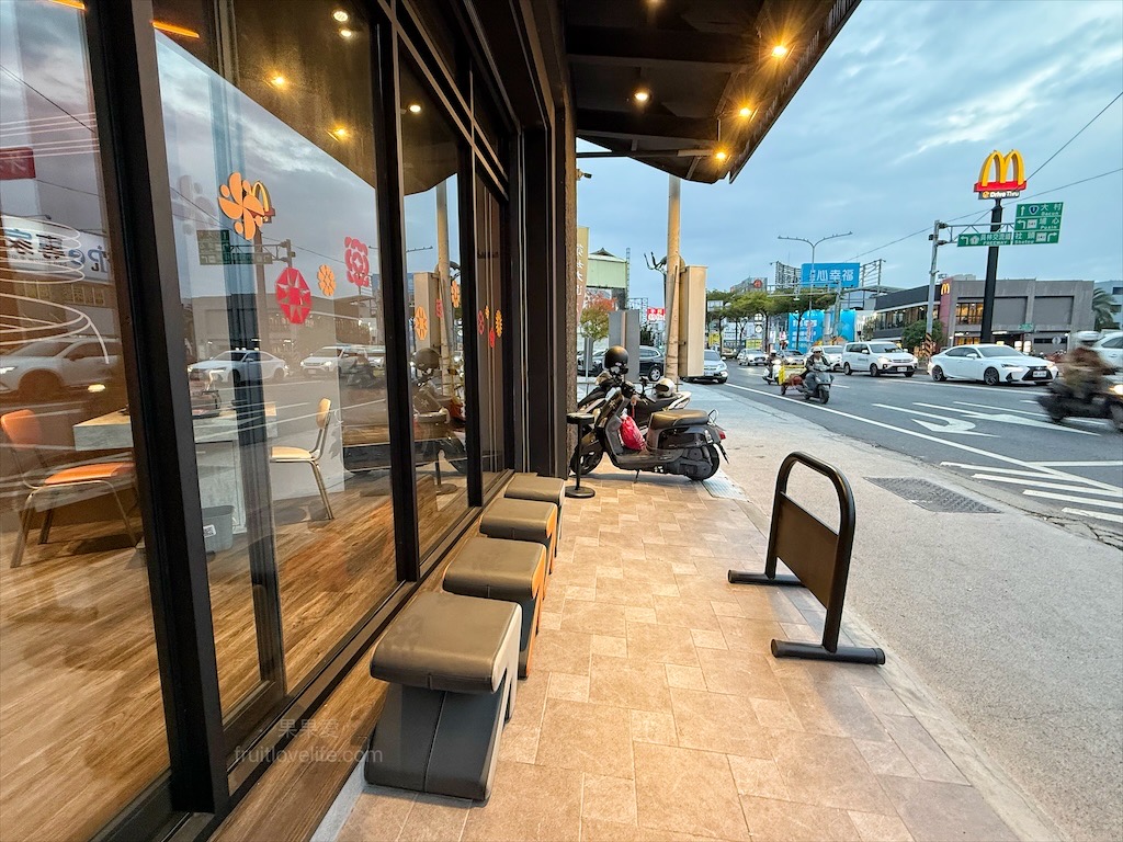 万錵同石頭火鍋|彰化埔心、員林交界的火鍋，先爆炒再煮，湯頭鮮香濃郁又回甘，必點秘製滷肉飯、手打鮮蝦滑 @果果愛Fruitlove