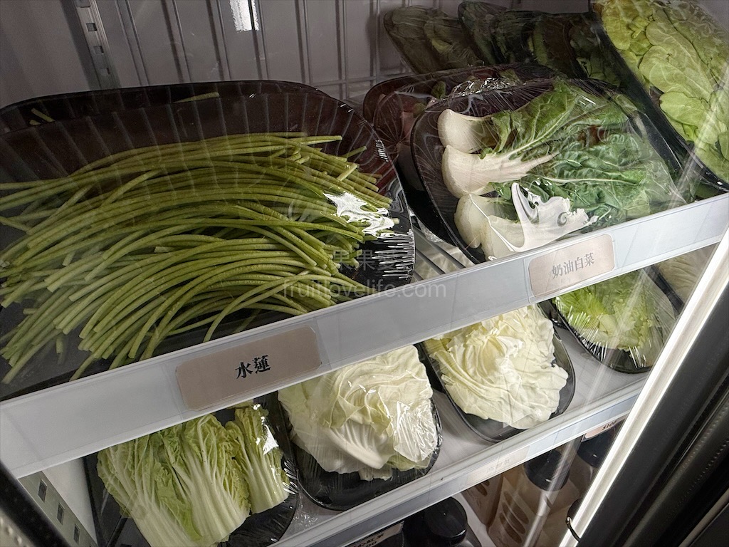 万錵同石頭火鍋|彰化埔心、員林交界的火鍋，先爆炒再煮，湯頭鮮香濃郁又回甘，必點秘製滷肉飯、手打鮮蝦滑 @果果愛Fruitlove