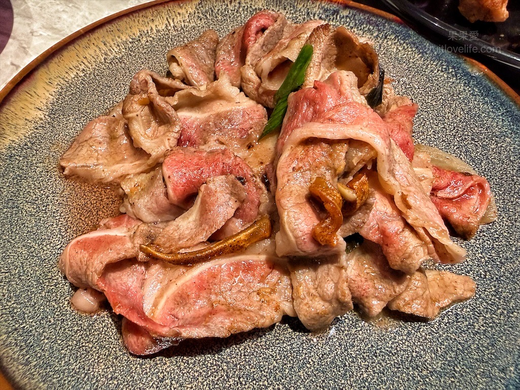 万錵同石頭火鍋|彰化埔心、員林交界的火鍋，先爆炒再煮，湯頭鮮香濃郁又回甘，必點秘製滷肉飯、手打鮮蝦滑 @果果愛Fruitlove