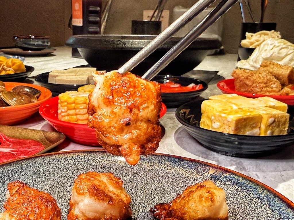 万錵同石頭火鍋|彰化埔心、員林交界的火鍋，先爆炒再煮，湯頭鮮香濃郁又回甘，必點秘製滷肉飯、手打鮮蝦滑 @果果愛Fruitlove