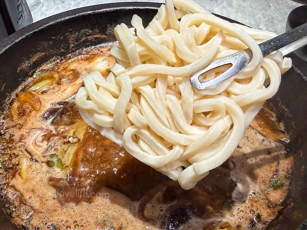 万錵同石頭火鍋|彰化埔心、員林交界的火鍋，先爆炒再煮，湯頭鮮香濃郁又回甘，必點秘製滷肉飯、手打鮮蝦滑 @果果愛Fruitlove