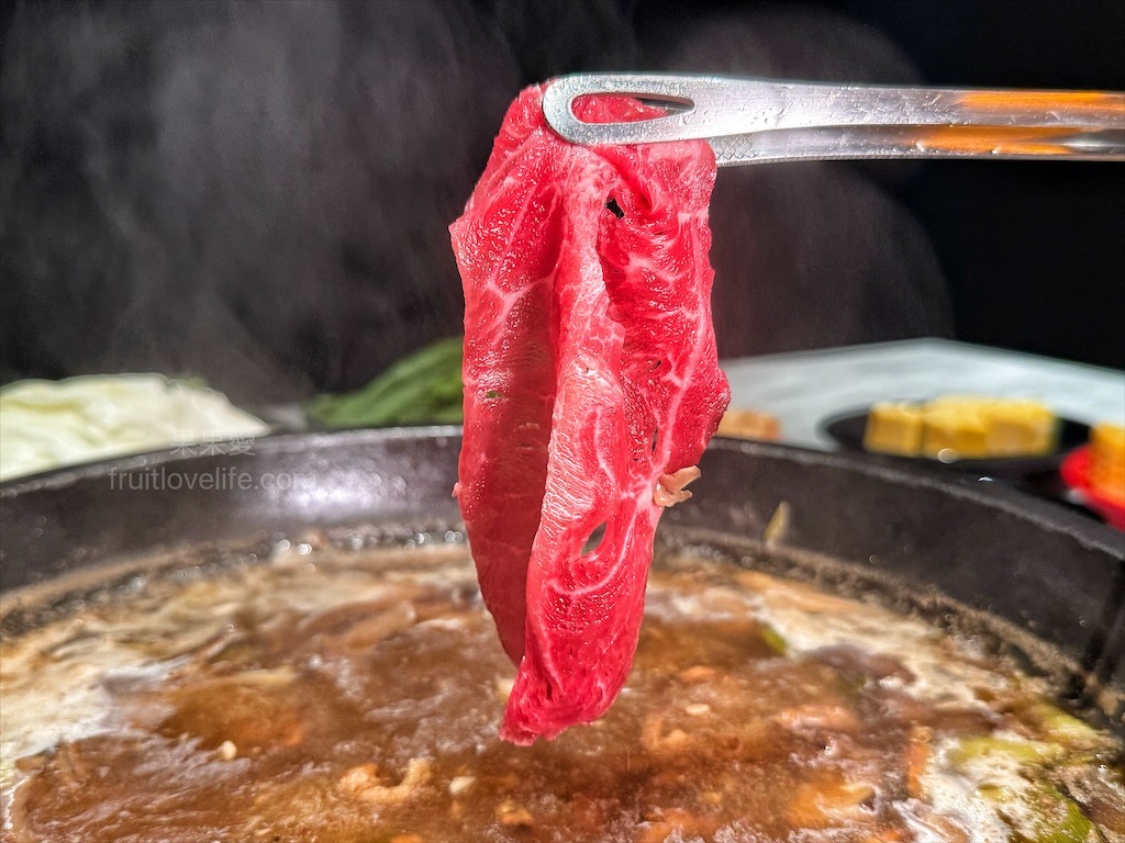 万錵同石頭火鍋|彰化埔心、員林交界的火鍋，先爆炒再煮，湯頭鮮香濃郁又回甘，必點秘製滷肉飯、手打鮮蝦滑 @果果愛Fruitlove