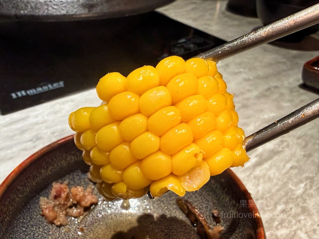 万錵同石頭火鍋|彰化埔心、員林交界的火鍋，先爆炒再煮，湯頭鮮香濃郁又回甘，必點秘製滷肉飯、手打鮮蝦滑 @果果愛Fruitlove