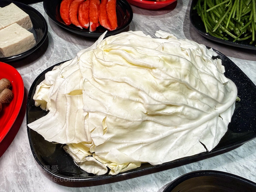 万錵同石頭火鍋|彰化埔心、員林交界的火鍋，先爆炒再煮，湯頭鮮香濃郁又回甘，必點秘製滷肉飯、手打鮮蝦滑 @果果愛Fruitlove