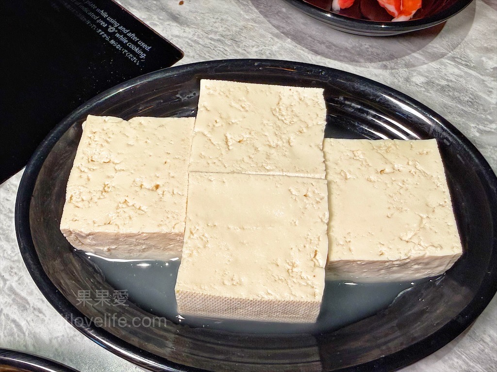 万錵同石頭火鍋|彰化埔心、員林交界的火鍋，先爆炒再煮，湯頭鮮香濃郁又回甘，必點秘製滷肉飯、手打鮮蝦滑 @果果愛Fruitlove