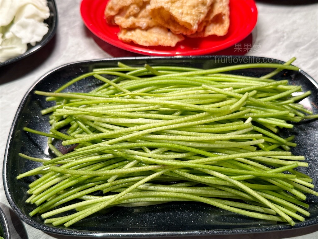 万錵同石頭火鍋|彰化埔心、員林交界的火鍋，先爆炒再煮，湯頭鮮香濃郁又回甘，必點秘製滷肉飯、手打鮮蝦滑 @果果愛Fruitlove