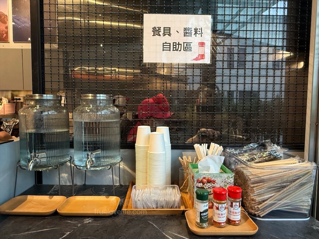 石岡水舍蝦蝦飯主題餐廳|台中石岡蝦蝦飯，沖繩蝦蝦飯在東豐自行車綠廊附近就可以吃到囉! @果果愛Fruitlove