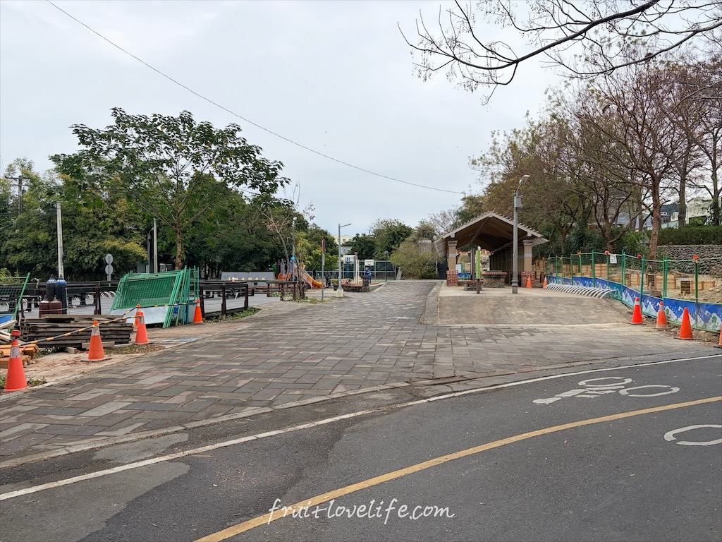 石岡水舍蝦蝦飯主題餐廳|台中石岡蝦蝦飯，沖繩蝦蝦飯在東豐自行車綠廊附近就可以吃到囉! @果果愛Fruitlove