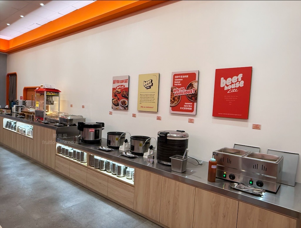 小牛室北屯軍功店 |台中北屯牛排，平價排餐、手工披薩+自助吧吃到飽，排餐裡麵條可吃飽 @果果愛Fruitlove