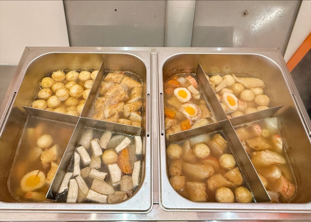 小牛室北屯軍功店 |台中北屯牛排，平價排餐、手工披薩+自助吧吃到飽，排餐裡麵條可吃飽 @果果愛Fruitlove