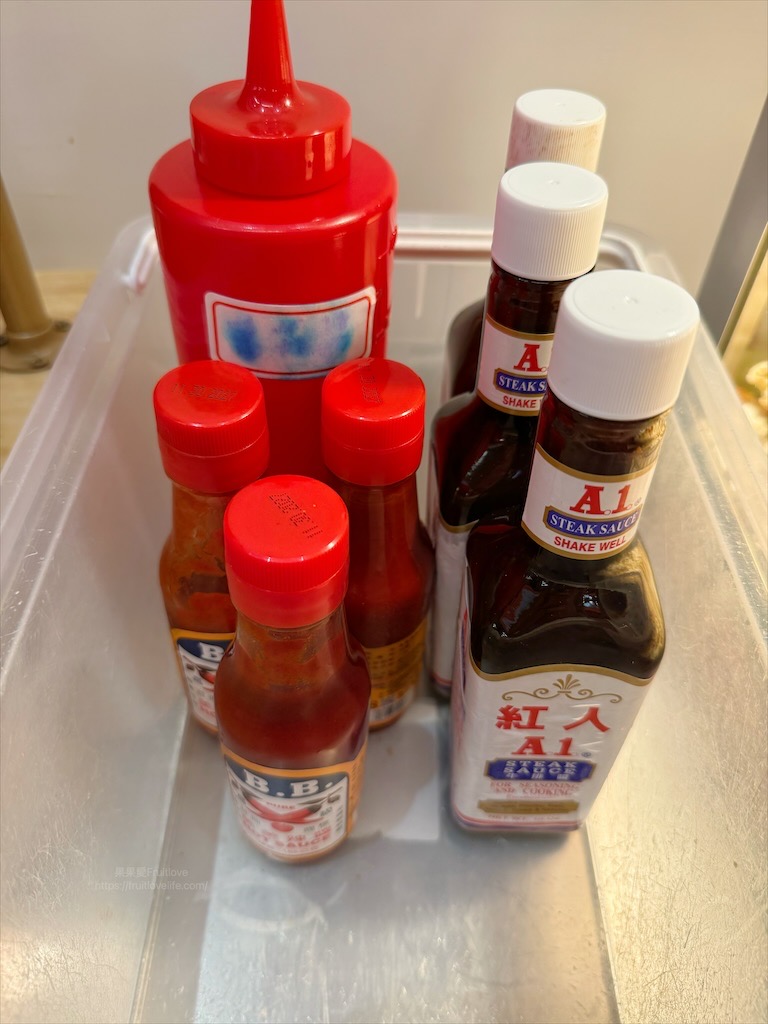 小牛室北屯軍功店 |台中北屯牛排，平價排餐、手工披薩+自助吧吃到飽，排餐裡麵條可吃飽 @果果愛Fruitlove