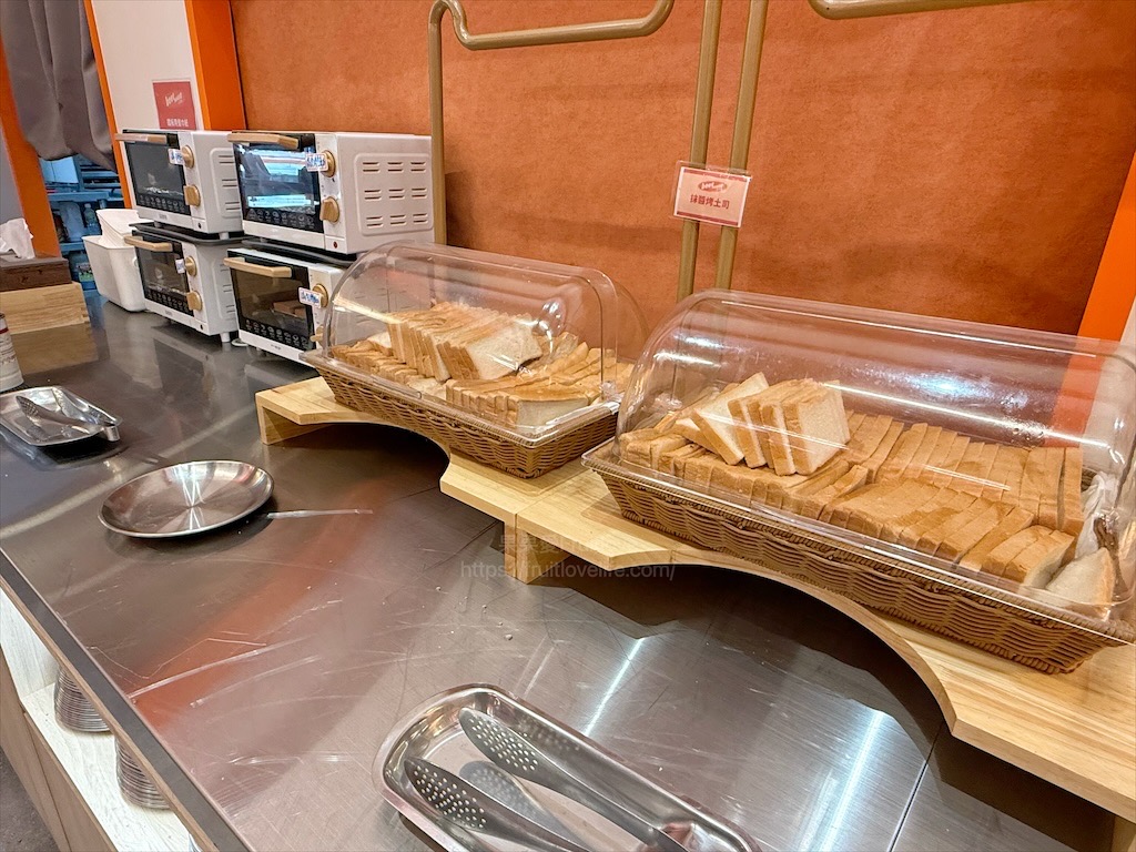 小牛室北屯軍功店 |台中北屯牛排，平價排餐、手工披薩+自助吧吃到飽，排餐裡麵條可吃飽 @果果愛Fruitlove