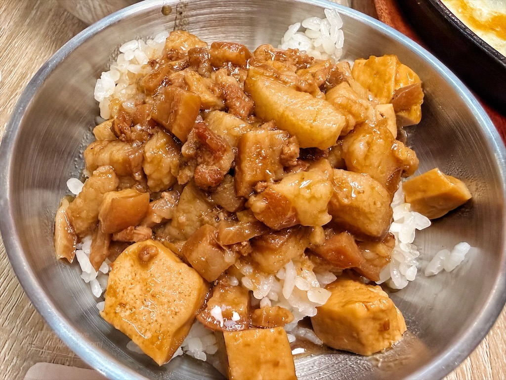 小牛室北屯軍功店 |台中北屯牛排，平價排餐、手工披薩+自助吧吃到飽，排餐裡麵條可吃飽 @果果愛Fruitlove