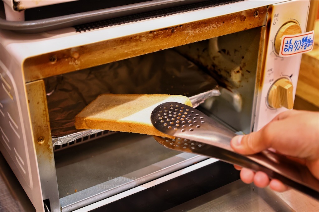 小牛室北屯軍功店 |台中北屯牛排，平價排餐、手工披薩+自助吧吃到飽，排餐裡麵條可吃飽 @果果愛Fruitlove