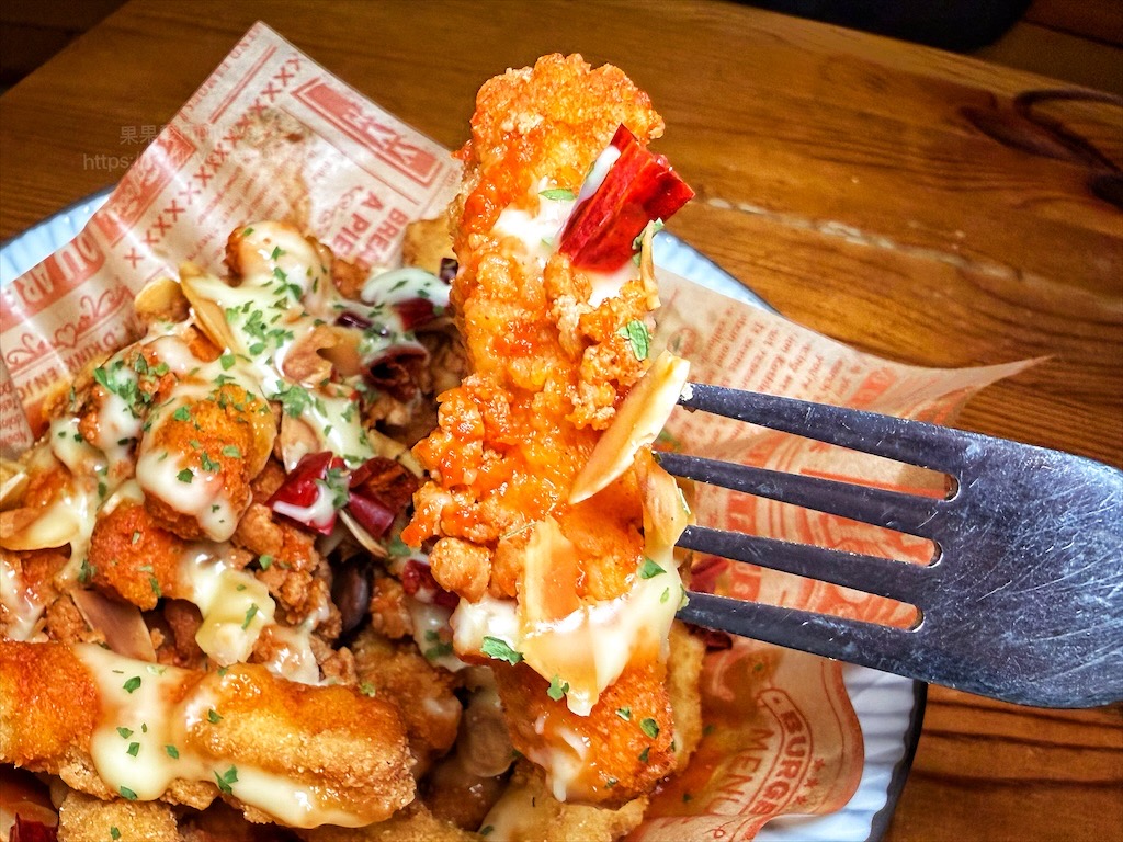 山終小鄰|台中西屯義大利麵專賣，逢甲巷弄深夜微醺食堂，義大利麵份量多又好吃，六種口味給你挑選 @果果愛Fruitlove