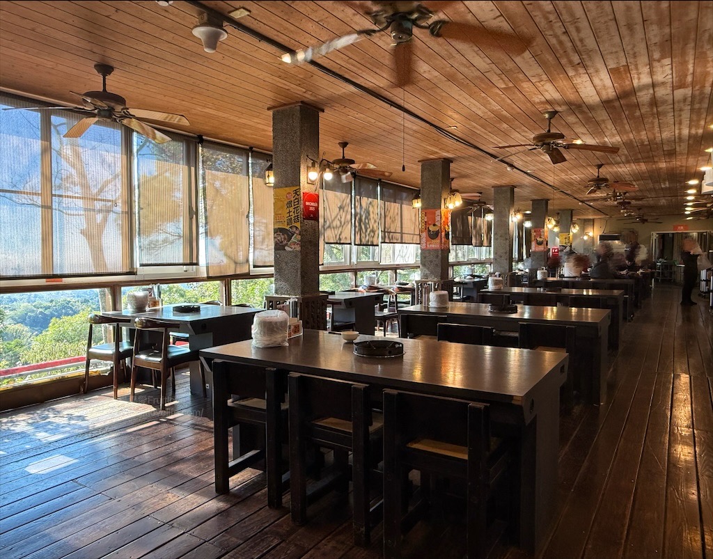 菇神新社店X阿亮香菇園|台中新社半日遊,米其林和必比登推薦火鍋,還有多樣功夫菜,親子採菇趣、寵物友善 @果果愛Fruitlove 菇神新社店X阿亮香菇園|台中新社半日遊,米其林和必比登推薦火鍋,還有多樣功夫菜,親子採菇趣、寵物友善 @果果愛Fruitlove