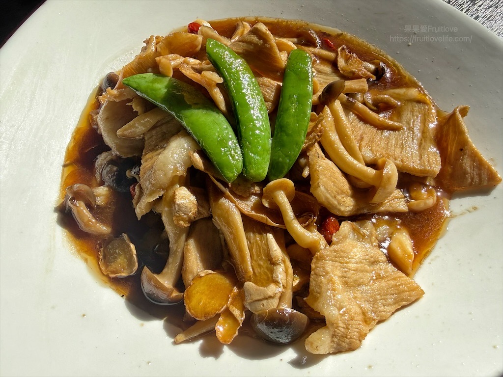 菇神新社店X阿亮香菇園|台中新社半日遊,米其林和必比登推薦火鍋,還有多樣功夫菜,親子採菇趣、寵物友善 @果果愛Fruitlove 菇神新社店X阿亮香菇園|台中新社半日遊,米其林和必比登推薦火鍋,還有多樣功夫菜,親子採菇趣、寵物友善 @果果愛Fruitlove